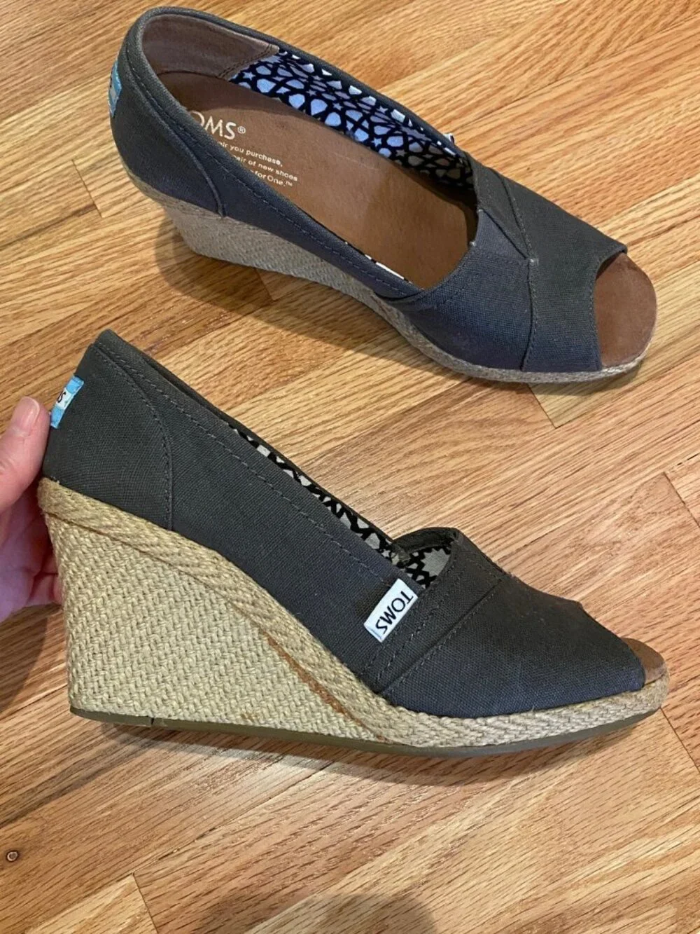 TOMS Calypso canvas espadrille wedge, in denim/navy, size 7